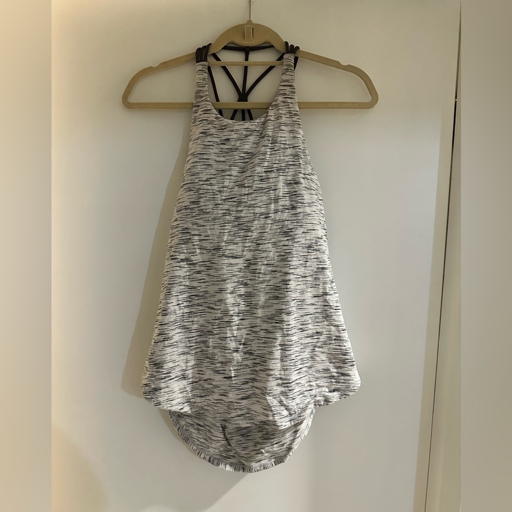 Lululemon shelf bra tank top